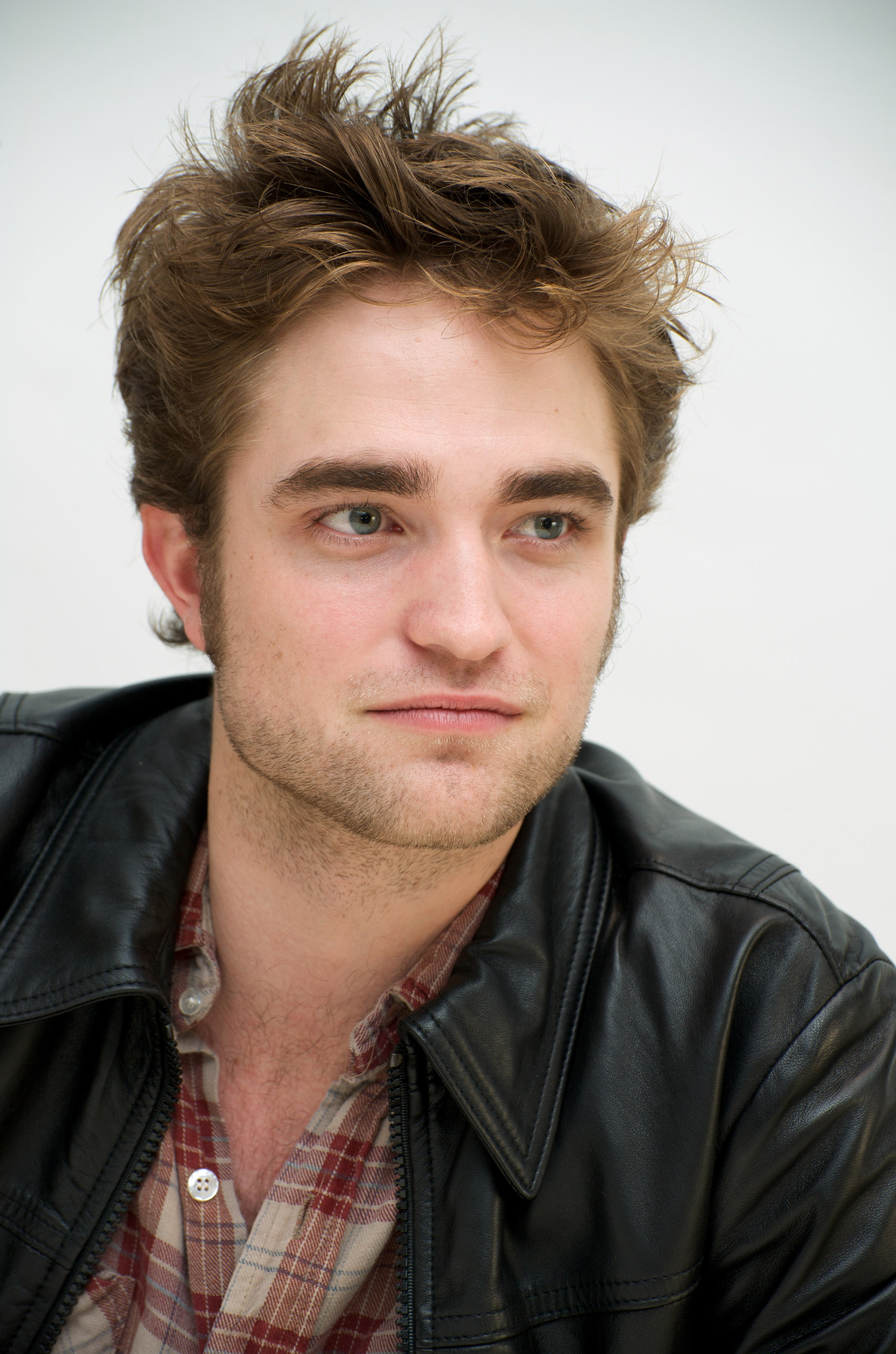 Robert Pattinson Portretnaya Fotosessiya Starwiki Org